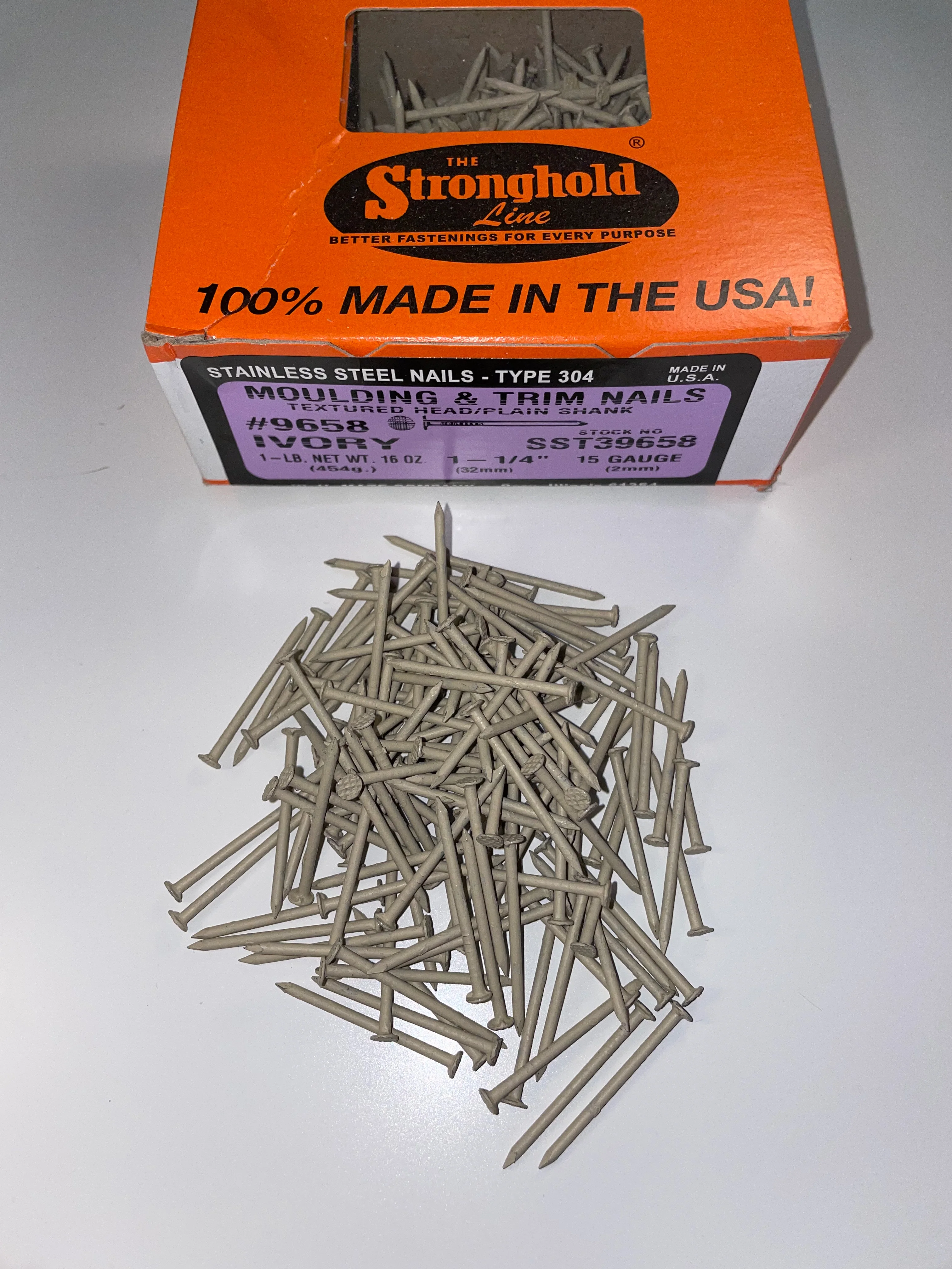 Stainless Steel Plain Shank Painted Trim Nails- 1lb - Image 12