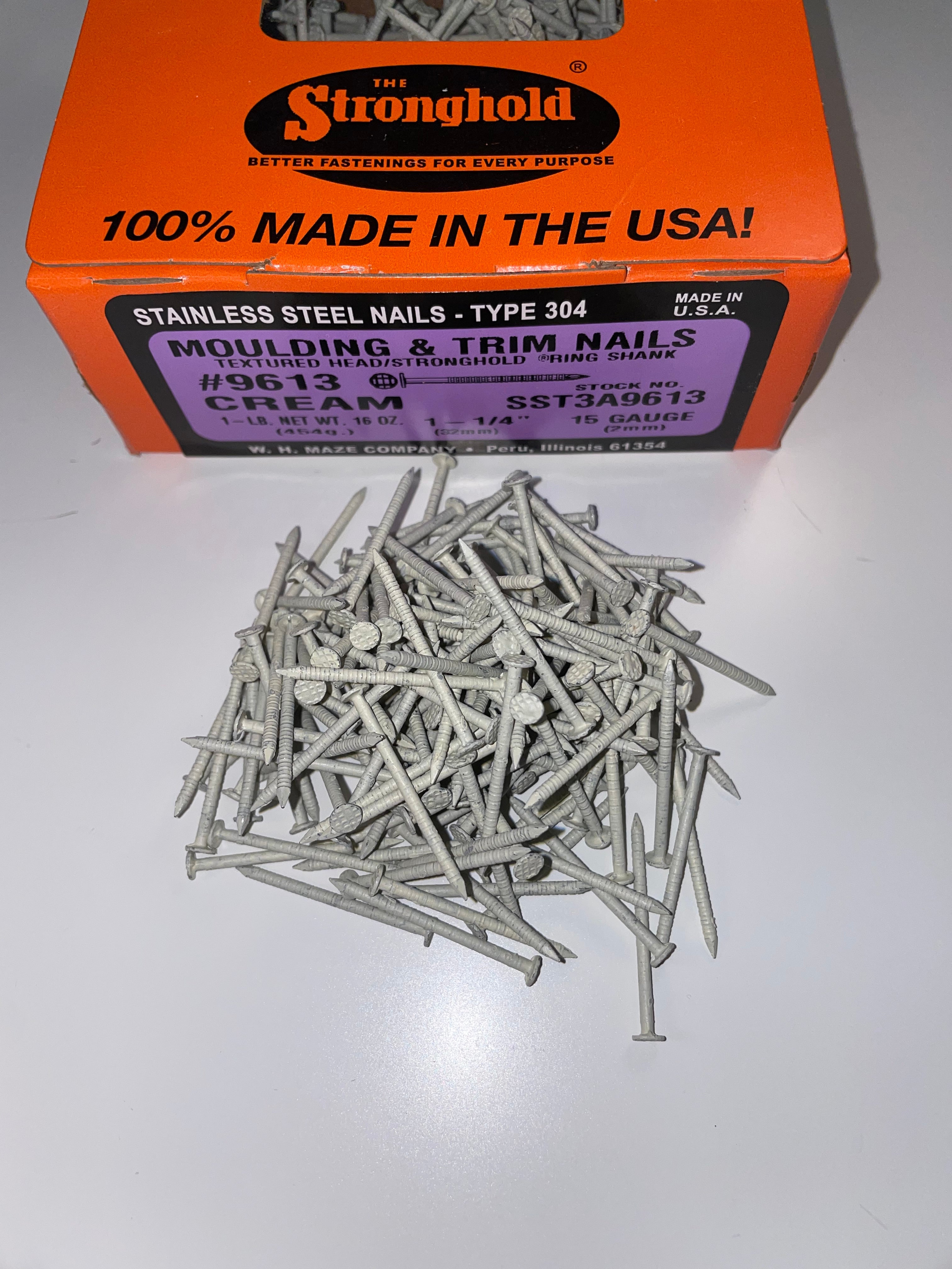 Stainless Steel Plain Shank Painted Trim Nails- 1lb - Image 15