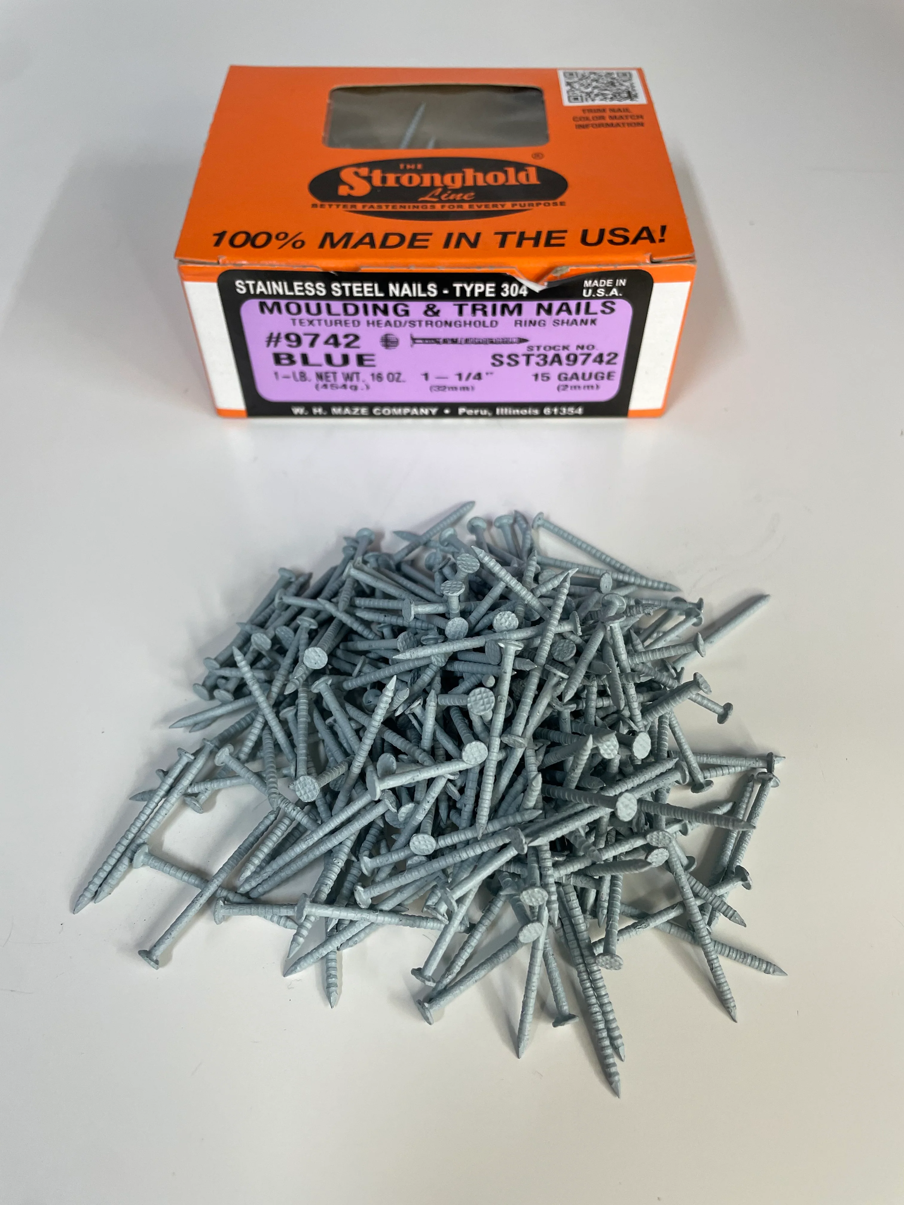 Stainless Steel Plain Shank Painted Trim Nails- 1lb - Image 22