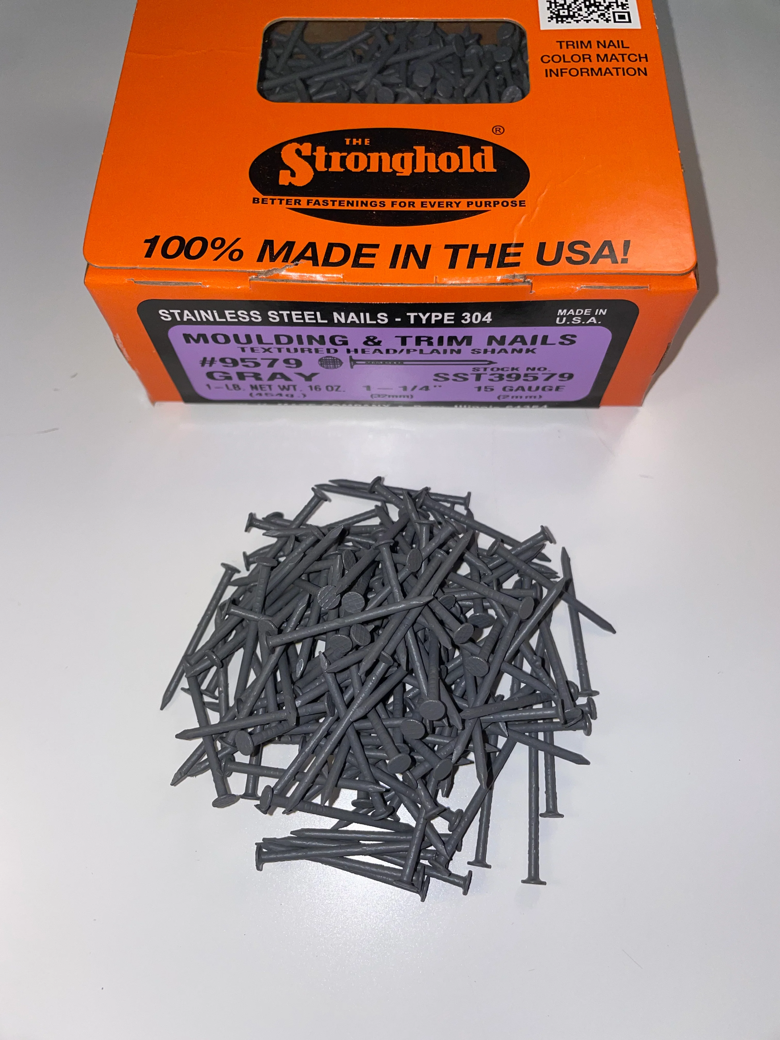 Stainless Steel Plain Shank Painted Trim Nails- 1lb - Image 6